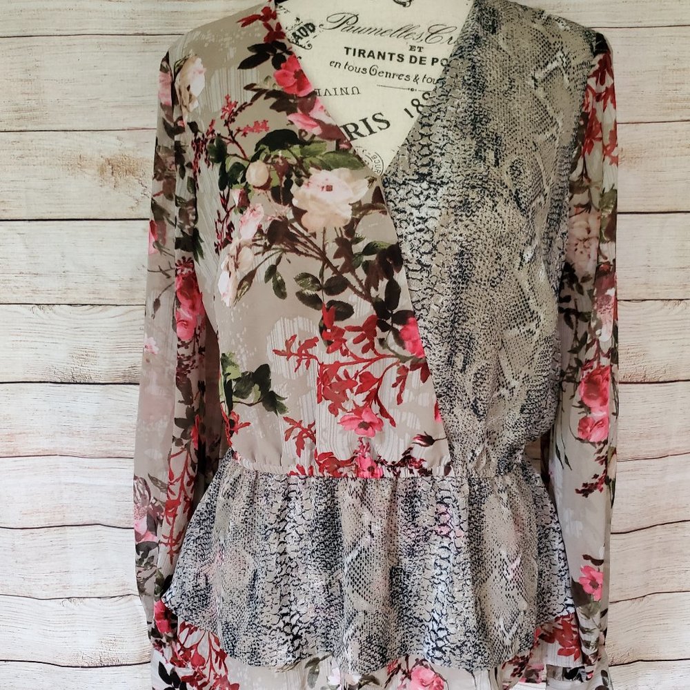 I.N.C. INTERNATIONAL CONCEPTS FLORAL ANIMAL PRINT V-NECK BLOUSE TOP